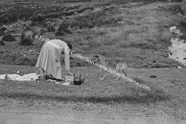 LUNCH ON THE ROAD TO CONG